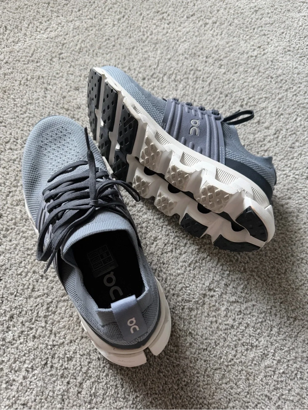 Metal/White On Women's Cloudswift 3 Sneakers